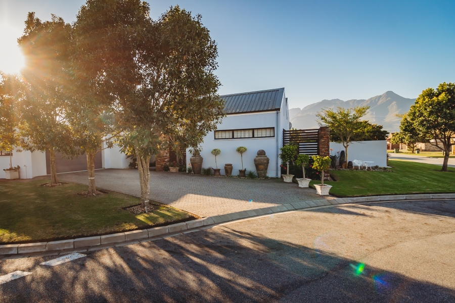 4 Bedroom Property for Sale in Earls Court Lifestyle Estate Western Cape